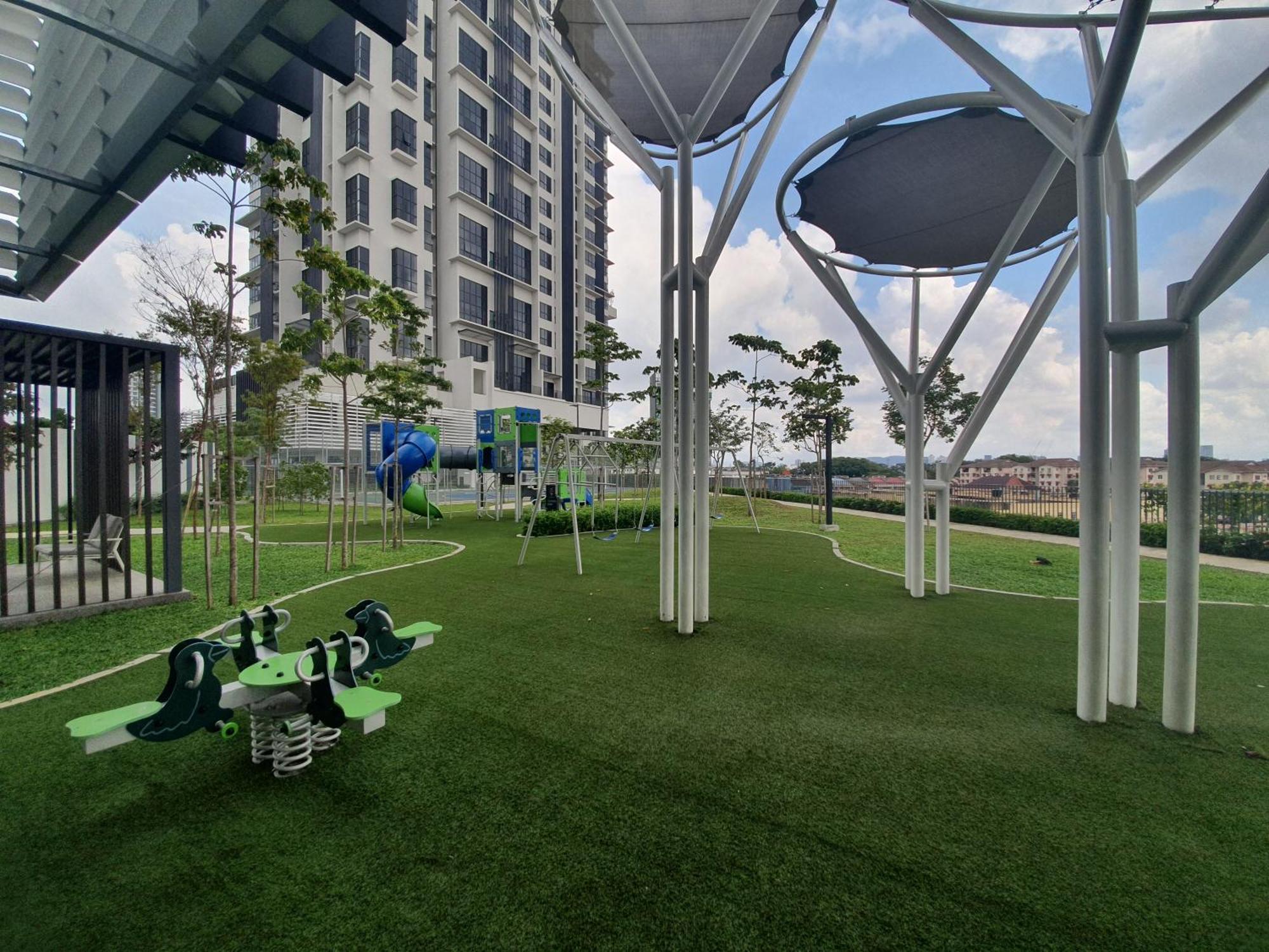 Highpark Suites At Petaling Jaya, Kelana Jaya By Plush Eksteriør billede